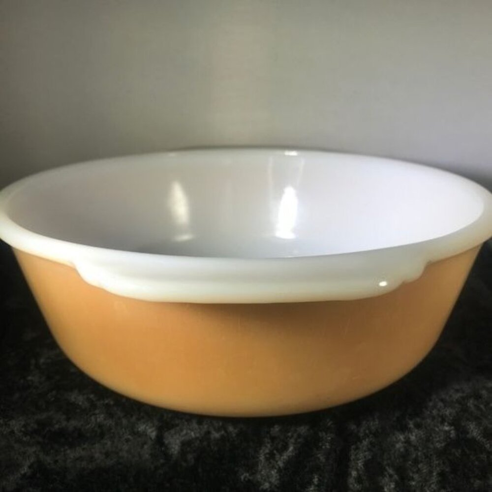 Fire King Milk Glass Peach Luster Pearlescent 1.5 QT Round Casserole Dish - Picture 7 of 8